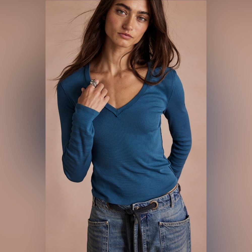 Neria Long Sleeve Top NWOT still sea